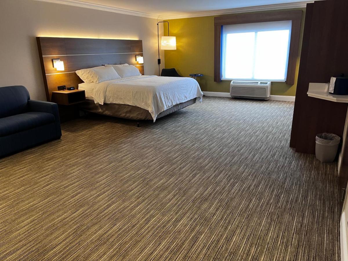 Express & By Ihg Hotel 2*