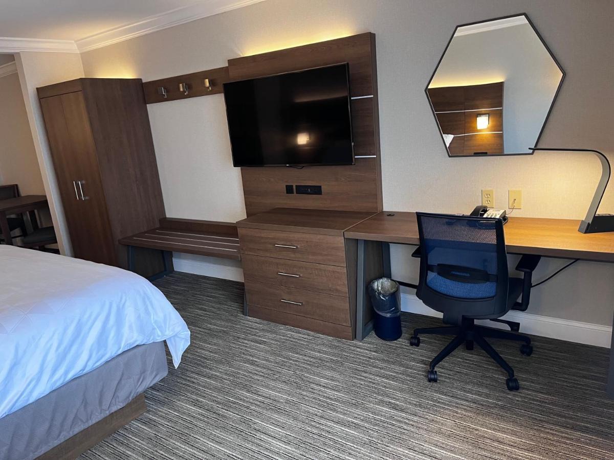 Hotel Express & By Ihg 2*